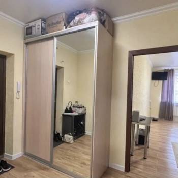 Продается 1-комнатная квартира, 40 м²