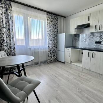 Продается 1-комнатная квартира, 37 м²