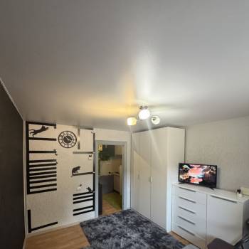 Продается 1-комнатная квартира, 18 м²