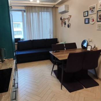 Сдается 1-комнатная квартира, 42 м²