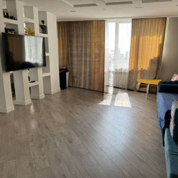Продается Многокомнатная квартира, 120 м²
