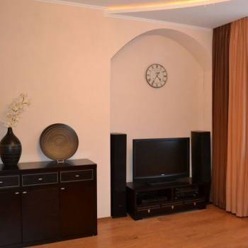Сдается 2-х комнатная квартира, 80 м²