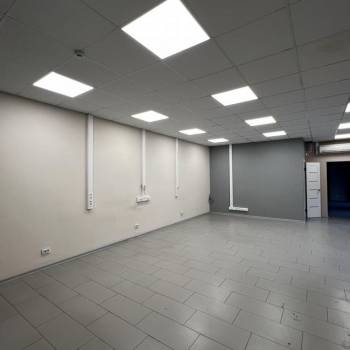 Сдается Нежилое помещение, 120 м²
