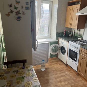 Сдается Многокомнатная квартира, 60 м²