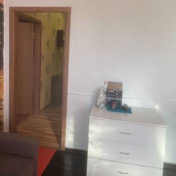 Продается 1-комнатная квартира, 42 м²