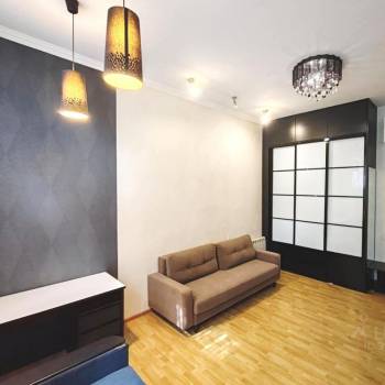 Продается 1-комнатная квартира, 38 м²