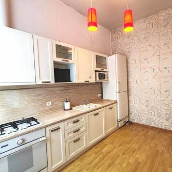 Продается 1-комнатная квартира, 38 м²