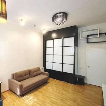 Продается 1-комнатная квартира, 38 м²