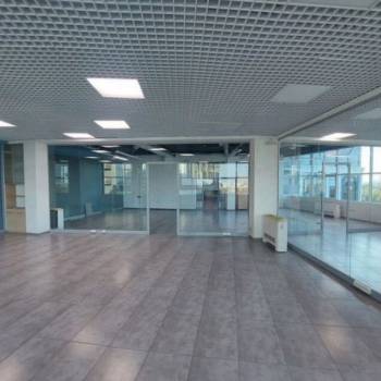 Сдается Нежилое помещение, 240 м²
