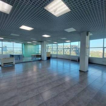 Сдается Нежилое помещение, 240 м²