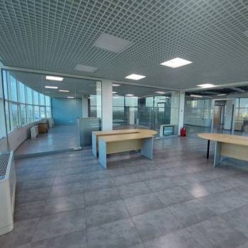 Сдается Нежилое помещение, 240 м²