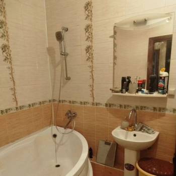 Продается 1-комнатная квартира, 50 м²