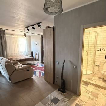 Продается 1-комнатная квартира, 38 м²
