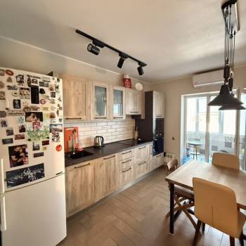 Продается 1-комнатная квартира, 38 м²