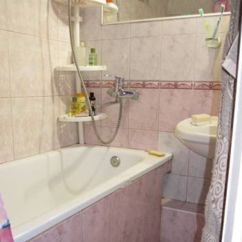 Продается Многокомнатная квартира, 80 м²