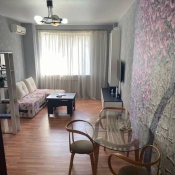 Продается Многокомнатная квартира, 140 м²