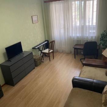 Продается Многокомнатная квартира, 140 м²