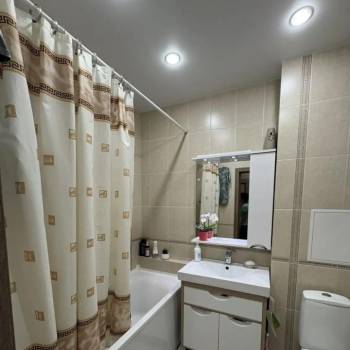 Продается 1-комнатная квартира, 44 м²