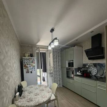 Продается 1-комнатная квартира, 44 м²