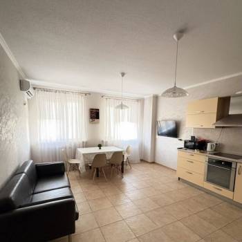 Сдается 2-х комнатная квартира, 87 м²