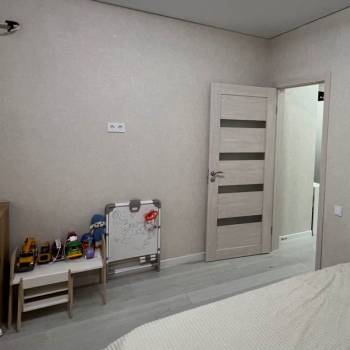 Продается 1-комнатная квартира, 56 м²