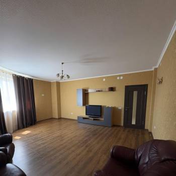 Сдается 2-х комнатная квартира, 87 м²