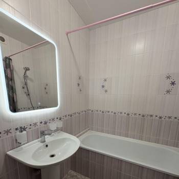 Сдается 2-х комнатная квартира, 87 м²