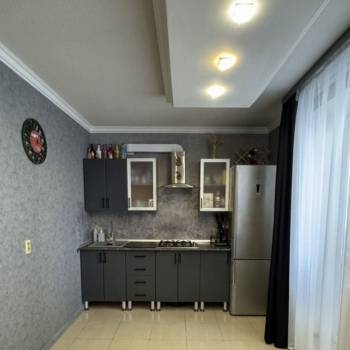 Продается 1-комнатная квартира, 42 м²