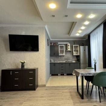 Продается 1-комнатная квартира, 42 м²