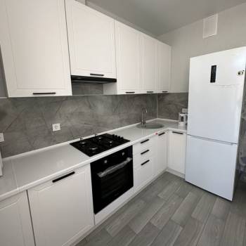 Сдается 1-комнатная квартира, 42 м²
