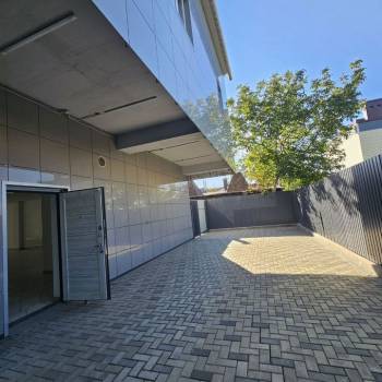 Сдается Нежилое помещение, 356 м²
