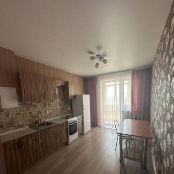 Сдается 1-комнатная квартира, 42 м²