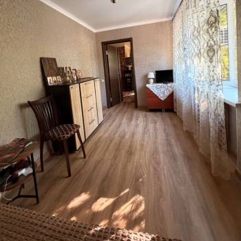 Продается 1-комнатная квартира, 50 м²