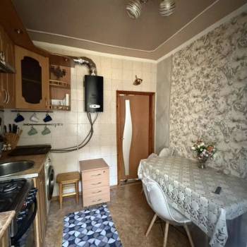 Сдается 1-комнатная квартира, 58 м²