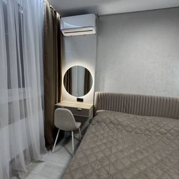Продается 1-комнатная квартира, 42 м²