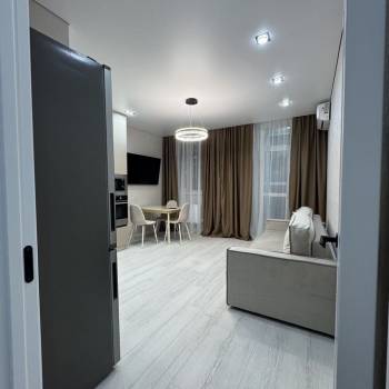 Продается 1-комнатная квартира, 42 м²