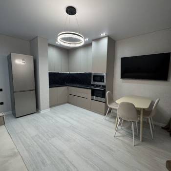 Продается 1-комнатная квартира, 42 м²
