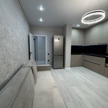 Продается 1-комнатная квартира, 42 м²