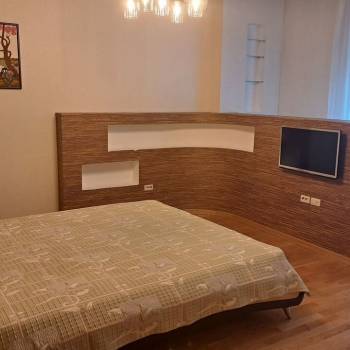 Сдается Многокомнатная квартира, 130 м²