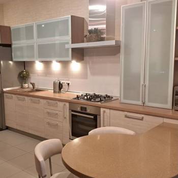Сдается Многокомнатная квартира, 130 м²
