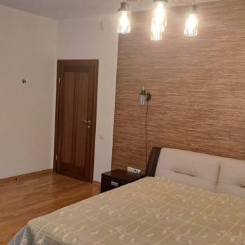 Сдается Многокомнатная квартира, 130 м²