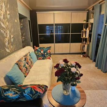 Продается Многокомнатная квартира, 60,3 м²