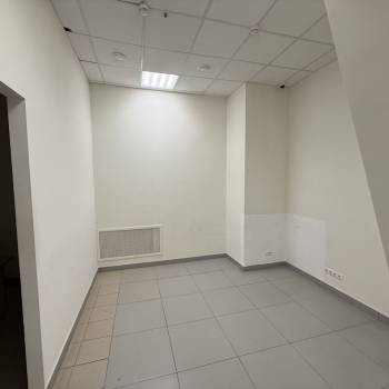 Сдается Нежилое помещение, 153 м²