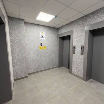 Продается 1-комнатная квартира, 42 м²