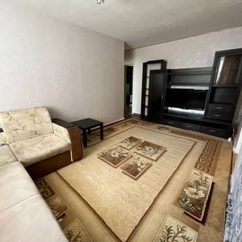 Сдается Многокомнатная квартира, 60 м²