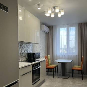 Сдается 1-комнатная квартира, 38 м²