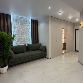 Продается 1-комнатная квартира, 42 м²