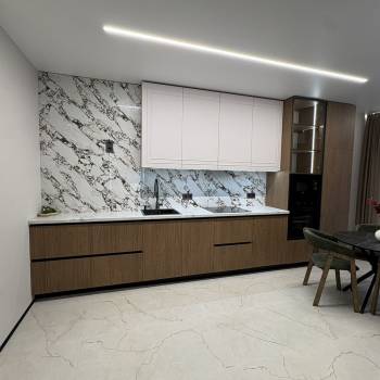 Продается 1-комнатная квартира, 42 м²