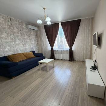 Сдается 1-комнатная квартира, 42 м²