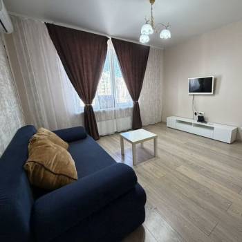 Сдается 1-комнатная квартира, 42 м²